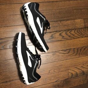 Brooks sneaker